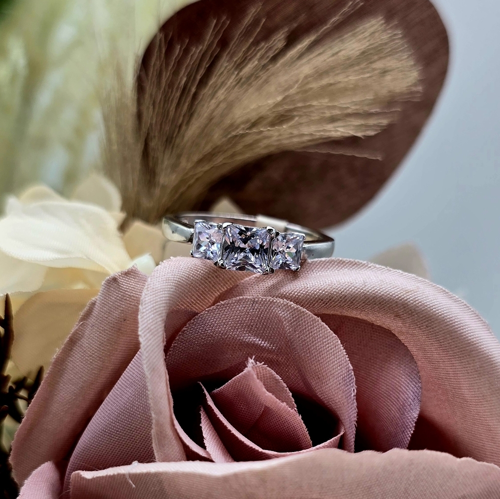 🥰 CLASSICAL TRIO RING - Picture 6 of 7
